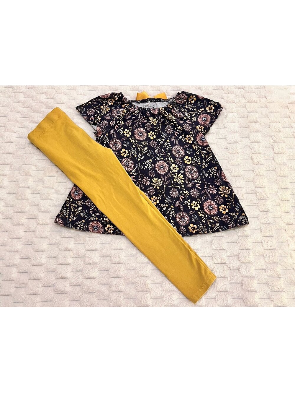 Cynthia Rowley Girls Floral Top and Yellow Leggings Outfit Set (2T)